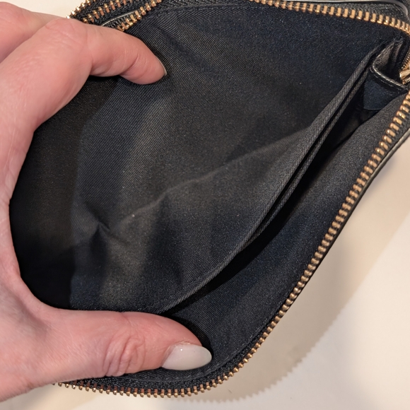 Coach Black Leather Wristlet with Double Gold Zipper - GUC - Picture 7 of 13